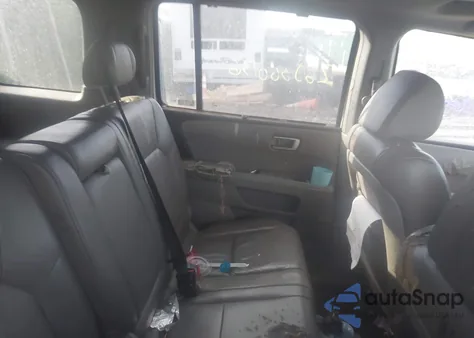 2009 Honda Pilot Touring z USA, uszkodzony, nr VIN 5FNYF48899B012262